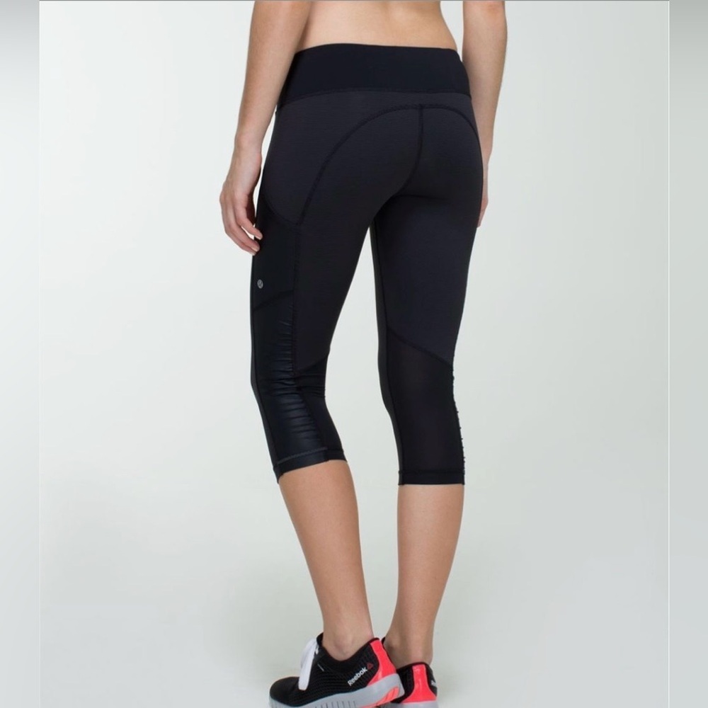 Lululemon Cut The Crop - Striped Black Running Capri